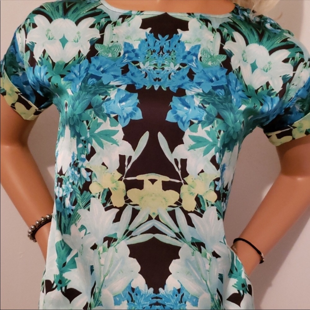 NWOT Vince Camuto Blouse